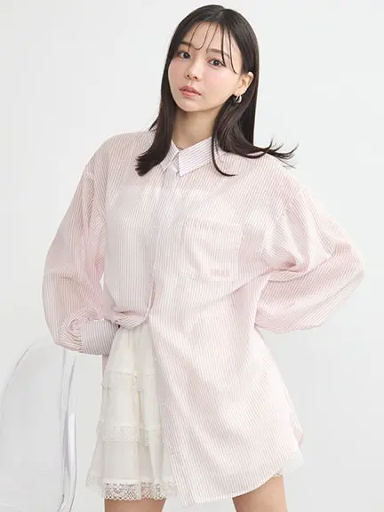 【earth music&ecology】品牌刺繡透明感後繫帶收腰剪裁襯衫-粉紅色