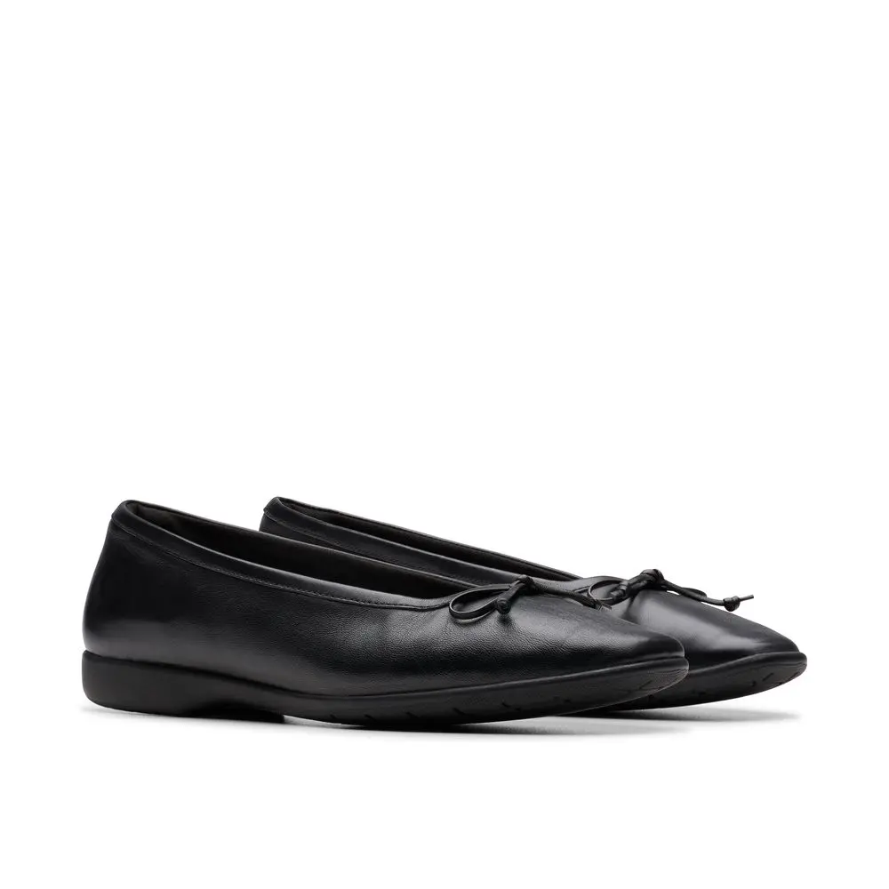 【Clarks】精緻工藝蝴蝶結娃娃鞋 (黑色)-UK 5.5